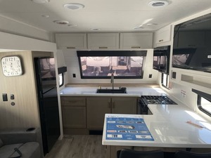 Nueva caravana Jayco E-a-g-l-e H-t 265FKDS 2026 en venta para camping y viajes - Product Image 3