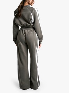 Conjunto Deportivo de Dos Piezas para Mujer con Capucha y Bordado Otoño 2025, Chaqueta de Yoga y Pantalones Acampanados - Product Image 3