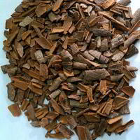 Bâtonnets fendus de cigarette du Vietnam pressés, cassés, cannelle, coupe carrée, cannelle, épices simples pressées, cassia Akina