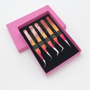 Pinzas de Pestañas Profesionales de Alta Calidad, de Acero Inoxidable, con Punta Plateada Personalizada, Agarre de Diamante, Punta de 10 mm - Product Image 3