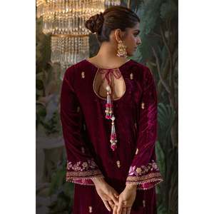Chemise courte en velours à imprimé floral marron pour femme avec broderie à la main pour les occasions de fête et les tenues décontractées - Product Image 3
