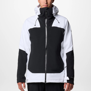 Chubasquero ligero con impermeabilización sellada y diseño ventilado para mayor comodidad - Product Image 1