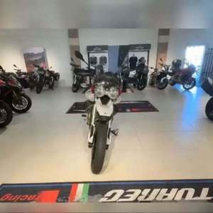 Moto Guzzi V85 TT Evocative : Prête à la route, en vente – Offres 2026 - Product Image 2
