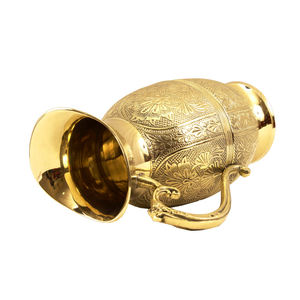 IndianArtVilla Jarra tradicional de diseño en relieve de latón puro-1300 ML para almacenamiento y bebida - Product Image 4