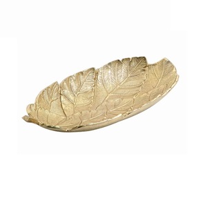 Plateau de service en métal Finition dorée Feuille Design Plateau de service Accessoires de cuisine Vaisselle Plat de service alimentaire Plateaux en métal - Product Image 1