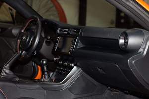 Édition Spéciale 2023, Voiture Sportive Coupé Deux Portes 2.4L à Aspiration Naturelle, Transmission Manuelle à 6 Vitesses, Propulsion Arrière, Véhicule d'Occasion en Excellent État - Product Image 3