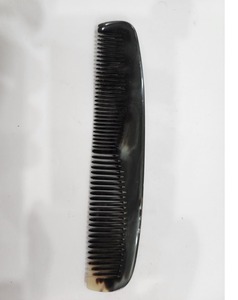 Peigne à cheveux noir de créateur de luxe Mini peigne à cheveux plume de mariée Vintage fait à la main avec corne naturelle élégante taille de poche indienne - Product Image 1