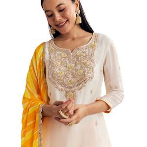 Mostaza Ombre Leheriya Kurta Sharara Conjunto con Lentejuelas Cutdana Trabajo y Dupatta para Fiesta de Boda Festiva - Product Image 3