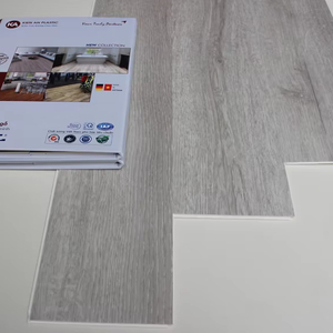 Suelo de parquet de roble SPC al por mayor directo de fábrica vietnamita impermeable madera natural PVC WPC LVT para baño y sala de estar - Product Image 1