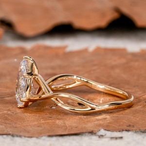 Igi แหวนเพชรรูปลูกแพร์แบบบิดได้รับการรับรองจากแล็บที่ยอดเยี่ยมสำหรับ1.00CT แหวนหมั้นเพชรแบบโซลิแทร์ของขวัญครบรอบแต่งงาน - Product Image 3