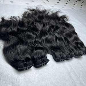 Precio al por mayor Paquetes ondulados naturales Extensión de tejido humano Paquetes de cabello alineados con cutícula cruda - Product Image 1