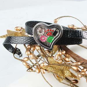 Ciondolo a Forma di Mezzo Cuore per Migliori Amici, Placcato Oro in Acciaio Inossidabile con Pietra Naturale, Stile Religioso - Product Image 1