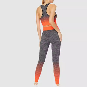 Conjunto de Yoga Ombre sin costuras para mujer, estilo de Sujetador deportivo Racerback con color de contraste vibrante, perfecto para gimnasio y ropa de fitness personalizada - Product Image 6