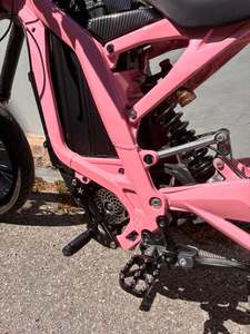 2025 Nueva Surron Ultra Bee Off Road Ebike bicicleta eléctrica 12500W Surron E Bike Mountain Surron Ultra Bee en venta - Product Image 5