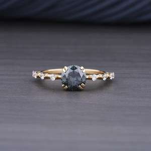 แหวนหมั้นเพชรเพาะเลี้ยงสีตามสั่ง 1.5 กะรัต สำหรับผู้หญิง ทองคำ 14kt/18kt สีเหลือง ชุบโรเดียม HPHT/CVD ทรงบริลเลียนต์ - Product Image 3