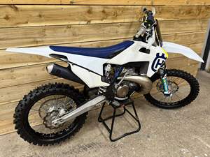 Disponible en stock HUSQVARNAS TC 250 2019 - Product Image 2