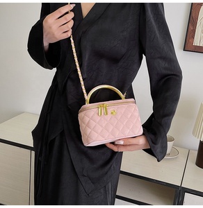 Nouveau <span class=keywords><strong>Sac</strong></span> à <span class=keywords><strong>Bandoulière</strong></span> Printemps 2026 <span class=keywords><strong>pour</strong></span> Filles, Design Fermeture Éclair, <span class=keywords><strong>Petit</strong></span> <span class=keywords><strong>Sac</strong></span> à Main Femme Fleur avec Chaîne et Gaufrage - Product Image 6