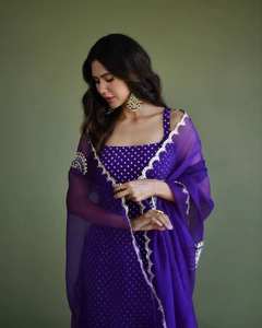 Vêtements de fête à la mode Top georgette lourd miroir scintillant est livré avec Dupatta idéal pour les événements festifs et les occasions spéciales - Product Image 2