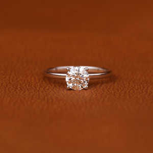 Bague de fiançailles en plaqué or massif 14KT coupe ronde Style classique de luxe avec diamant cultivé en laboratoire IGI certifié cadeau d'anniversaire parfait - Product Image 2