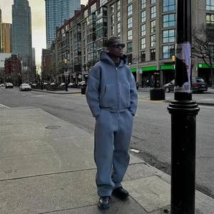 Survêtement personnalisé de haute qualité pour hommes, poids lourd 400gsm, ensemble deux pièces sweat à capuche zippé et pantalon de survêtement en polyester et coton - Product Image 5