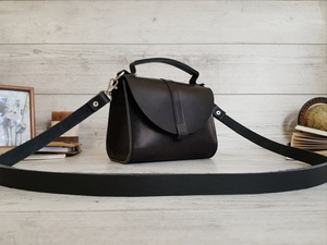 Women's Large Capacity <b>Leather</b> Crossbody Handbag Durable Cowhide with Zipper Closure <b>Soft</b> LCS-0083 <b>Cross</b> <b>Body</b> Purse - Product Image 5
