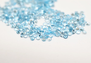 พลอยสกายบลูโทปาซทรงกลมเจียระไนแบบเพชร ขนาด 2 มม. พลอยหลวมสำหรับเครื่องประดับคุณภาพสูง ราคาขายส่ง รับสั่งทำตามแบบ - Product Image 5