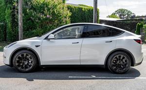 ใช้2023เทสลารุ่น Y ระยะไกล AWD - Product Image 5