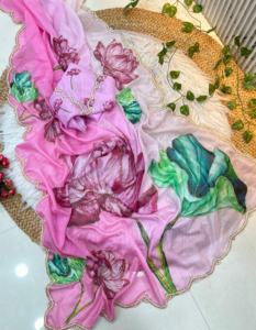 Designer Fancy Trending Outfit Vente à Chaud Meilleur Soft Teby Silk Impression Numérique Avec Moti Work Saree Femme Exportateur de Mode - Product Image 2