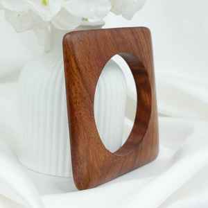 Brazaletes de Madera Natural Grandes Hechos a Mano, Conjunto de Pulsera Gruesa de Bricolaje Bellamente Pulido, Grabado Geométrico Simple, Ángel Elegante - Product Image 5