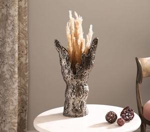 Vase en métal amorphe doré de luxe Vase décoratif en spirale abstraite moderne pour la décoration intérieure du bureau à domicile et de l'hôtel - Product Image 4