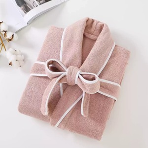 เสื้อคลุมอาบน้ำผ้าฝ้ายหนาสีขาว100% สำหรับผู้หญิงชุดนอนสปาสุดหรู5ดาวพร้อมโลโก้ - Product Image 4