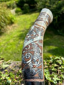 Gravure Sculpté Viking Corne avec Support Durable Élégant Ange Conception Chope À Bière Pour Bars Et Hôtels But fête - Product Image 5