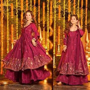 Salwar Kameez de Bollywood en crêpe de soie naturelle en polyester de créateur, longueur au sol, avec broderie de sequins lourds de 5 mm, Plazzo Dupatta pour les fêtes - Product Image 1