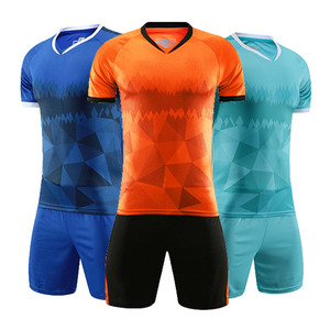 เสื้อฟุตบอลสำหรับผู้ชายเสื้อฟุตบอลแบบสั่งทำชุดฟุตบอลแบบระเหิด100% ผ้าโพลีเอสเตอร์ - Product Image 2