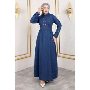 Robe en jean bleu foncé 19366 style décontracté avec détails boutonnés - Product Image 3