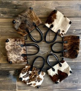 Monederos de cuero hechos a mano, bolsos de mano y tallados a mano por maestros artesanos para su reventa - Product Image 5