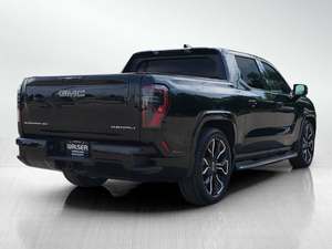 Muy buen estado, GMC Sierra EV 2025 usada - Product Image 2
