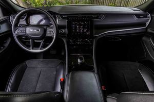 HIGHRUN 2023 C-HEROKEE ALTITUDE 4WD DIAMOND BLACK SUV - Product Image 4