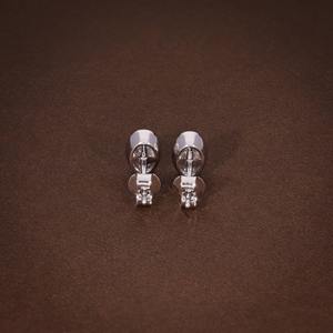 Pendientes de Diamantes Cultivados en Laboratorio con Corte Ovalado de Tendencia, con Engaste de Oro Blanco de 14k, Diamantes Certificados por IGI a Bajo Precio - Product Image 5