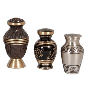 Urnas de cremación de latón conmemorativo para cenizas humanas Diseños personalizables Proveedor mayorista de estilo americano - Product Image 1