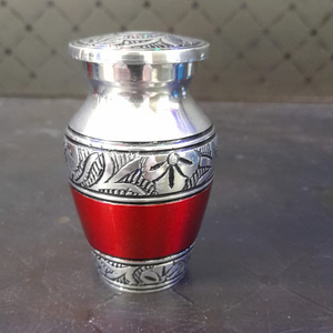 Urne souvenir pour cendres humaines avec 1 sac de boîte en velours-Mini urne souvenir-Mini urne commémorative en laiton rouge par AYAANS - Product Image 1