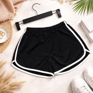 Shorts de course et de fitness pour hommes, respirants, à séchage rapide, imprimés numériquement motif léopard, multicolores et personnalisables, style streetwear - Product Image 1