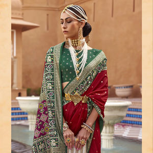 Saree en soie douce de créateur indien Belle tenue de fête de mariage dans un style pakistanais traditionnel avec un design de tissage élégant - Product Image 1