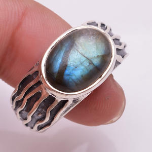 แหวนพลอยเงินแท้ 925 เครื่องประดับเงินอัญมณีลาบราดอร์ไทต์ธรรมชาติ ผู้จัดจําหน่ายเครื่องประดับพลอยเงินโบราณ - Product Image 3