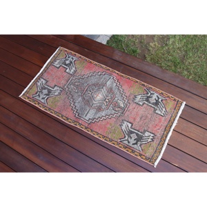Alfombra Turca de 1.5x3.2 pies, Alfombra Pequeña Vintage, Alfombra Sólida Roja y Verde - Product Image 3