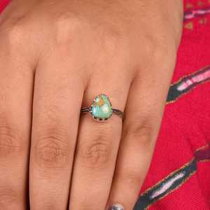 Bague en argent sterling avec turquoise Kingman faite à la main, sertie en forme de goutte, style bohème sud-ouest, bijou de luxe, cadeau de mariage - Product Image 1