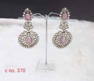 Pendientes de diamantes americanos de latón elegantes atemporales para mujer, Material principal de cobre de estilo religioso moderno de lujo para fiesta de boda - Product Image 4
