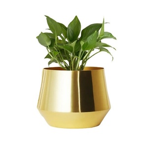 Maceta de Metal de diseño acanalado hecha a mano con brillo dorado para interior y exterior, maceta decorativa de Metal para balcón para decoración de jardín - Product Image 6