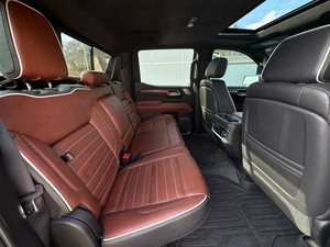 IMPRESIONANTE G-M-C Sierra 1500 Denali Ultimate 2023 con TRANSMISIÓN AUTOMÁTICA SUPER CRUISE de 8 CILINDROS - Product Image 3