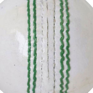 Balles de cricket en cuir de qualité supérieure, niveau international, logo personnalisé, personnalisable, Benpro Enterprises BE-CB-01, tissu personnalisé - Product Image 3